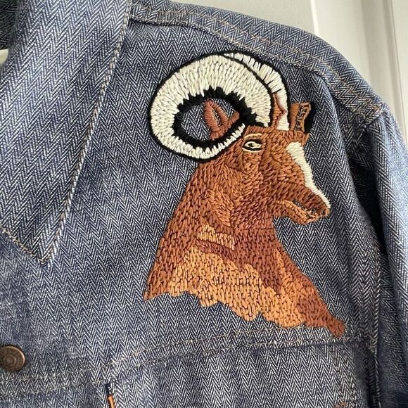 Vtg Levi Strauss Embroidered Snap Front Jacket Women’s Sz Medium Wolf Ram Crane - Picture 2 of 7